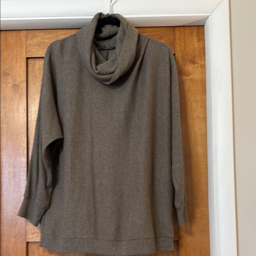 ⭐️Cozy Brown Turtleneck Sweater⭐️